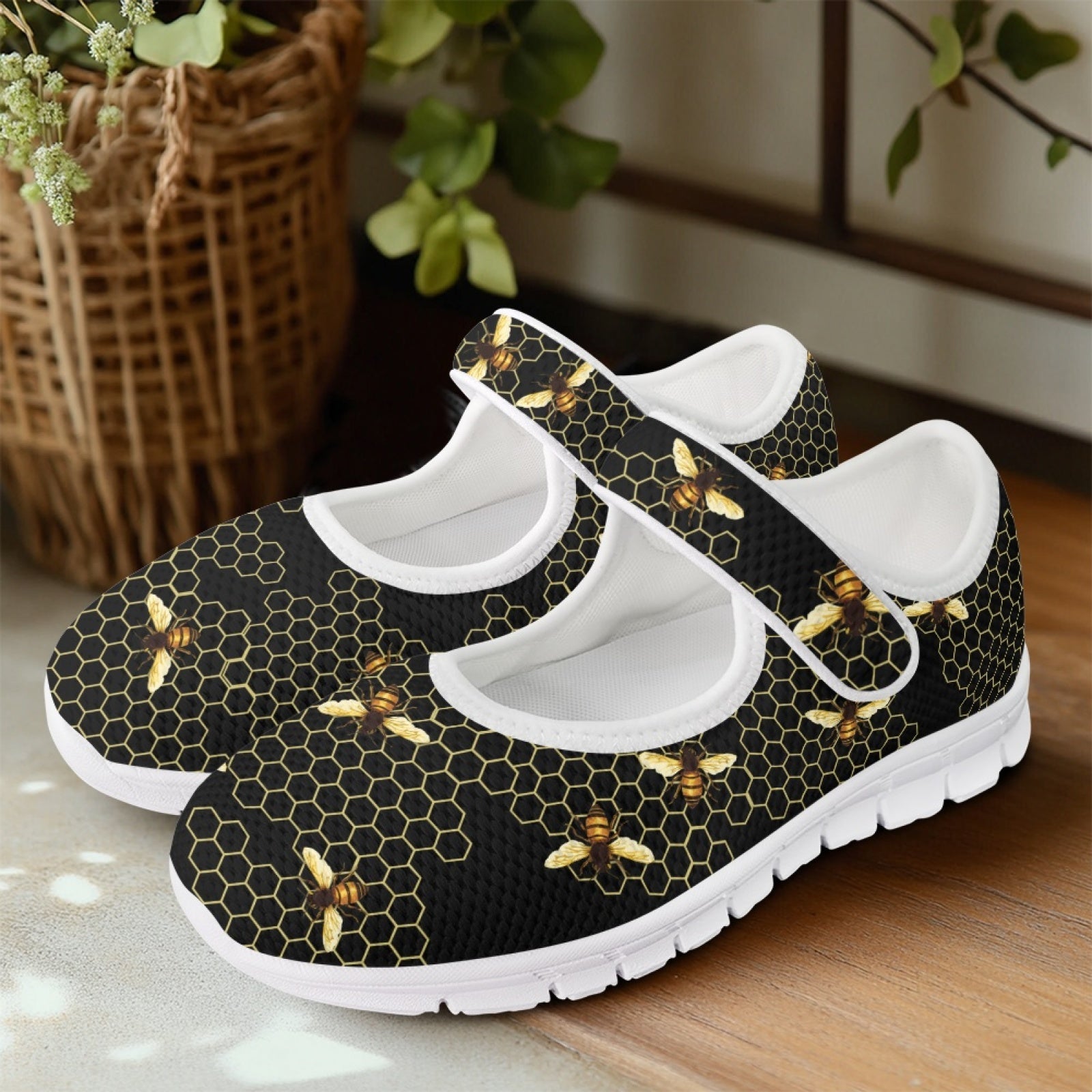 Bee - Mary Jane Shoes