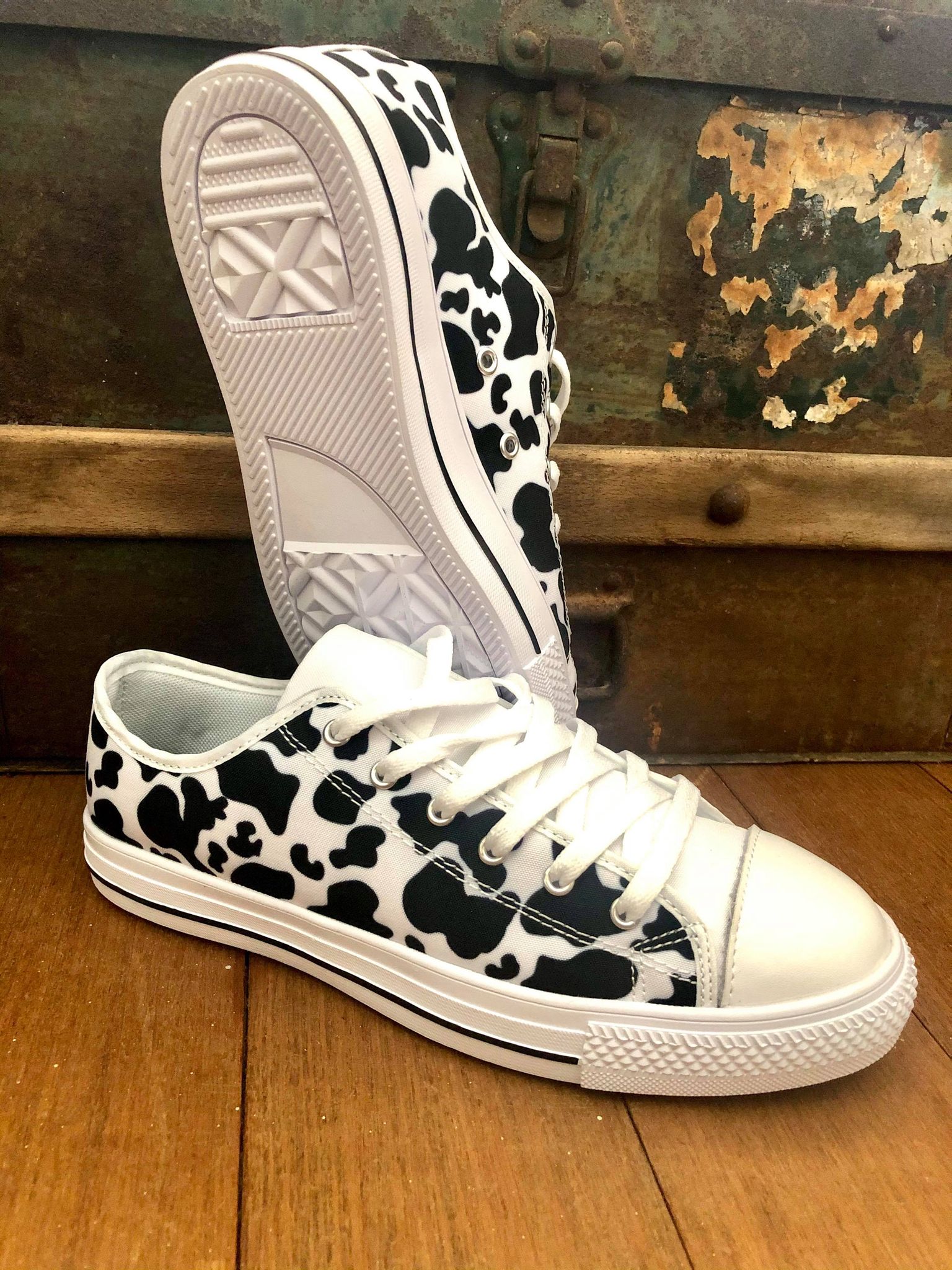 Cow - Low Top Shoes