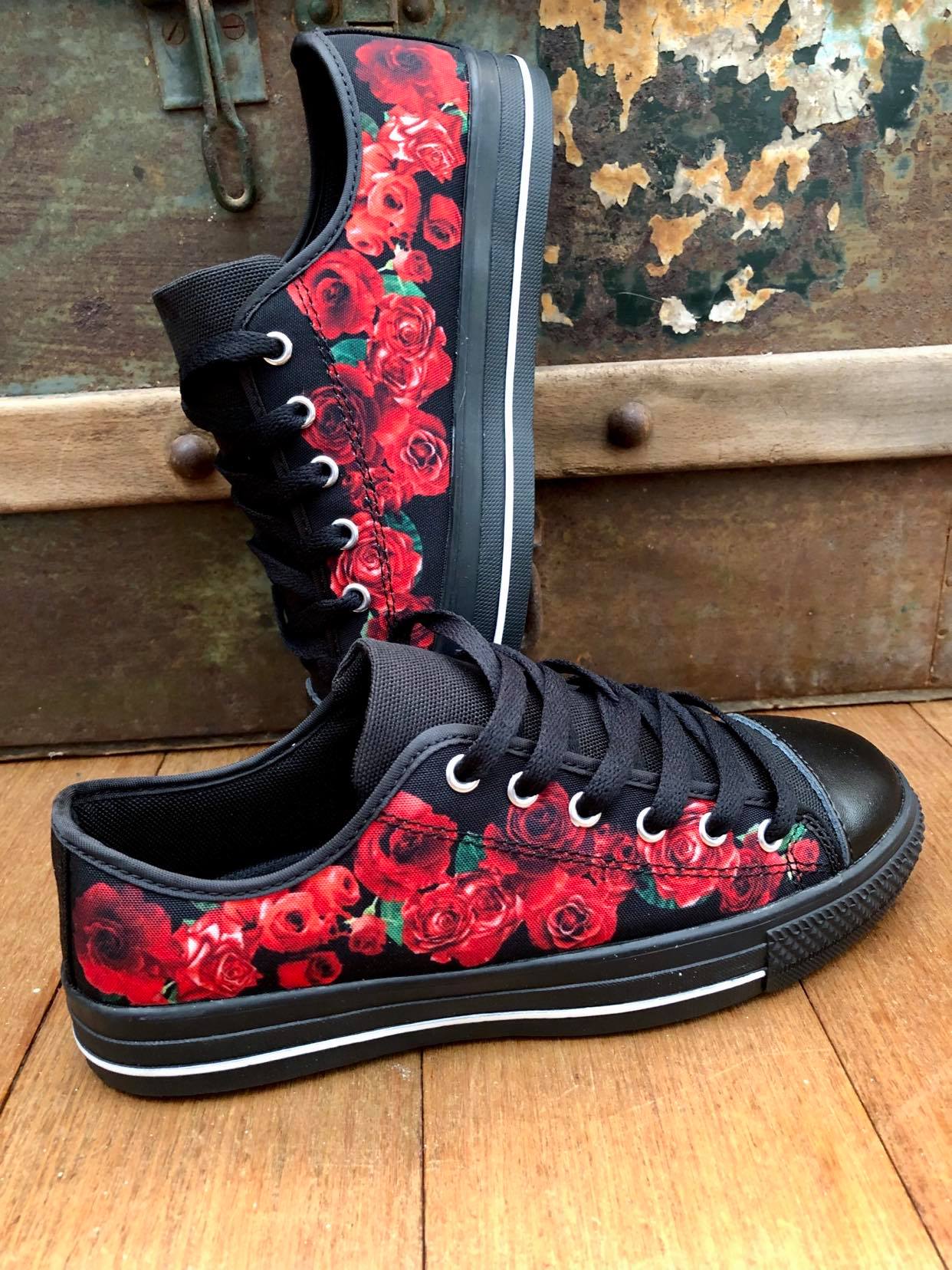 Roses Red - Low Top Shoes