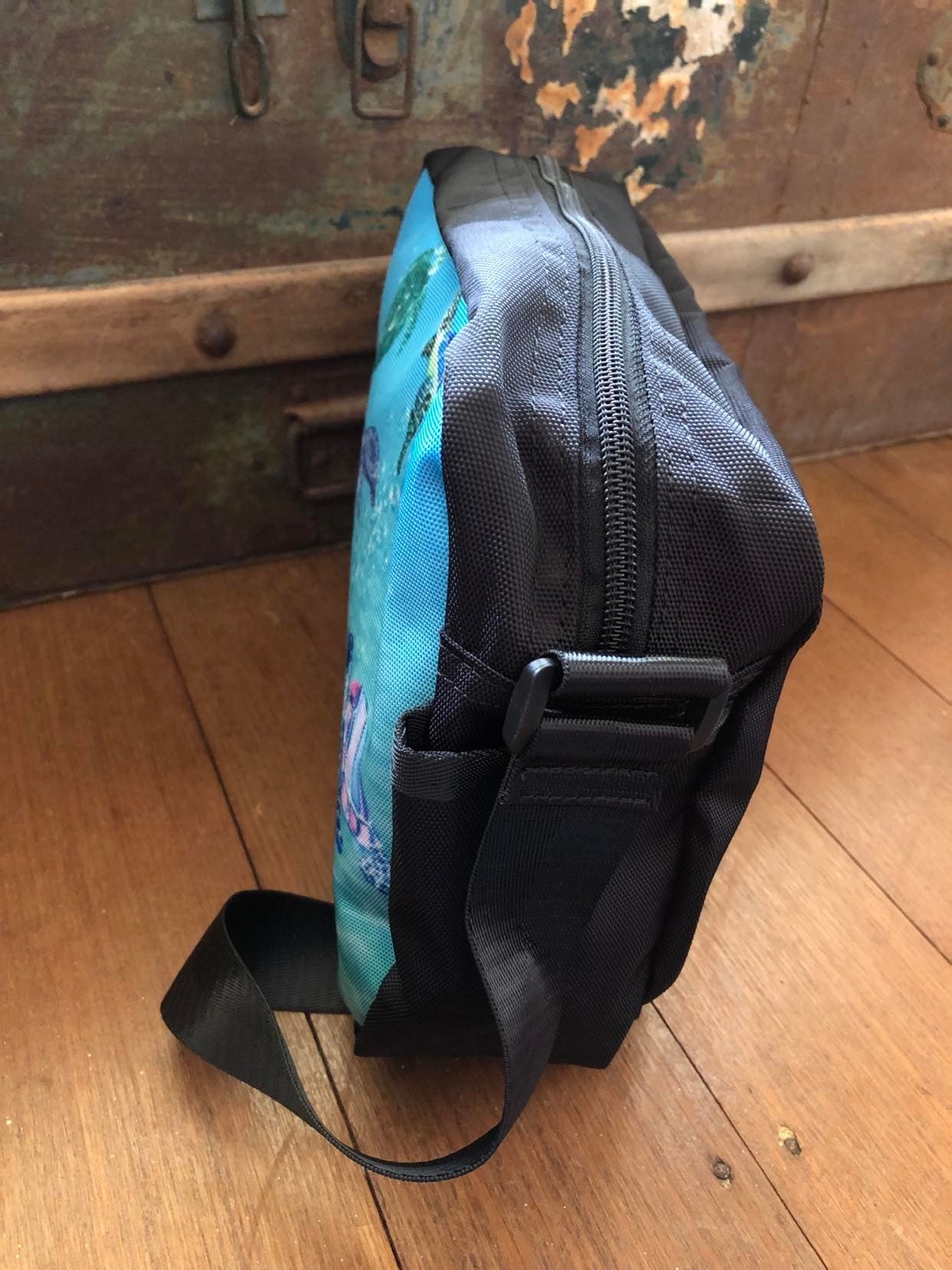 Turtle - One-Sided Crossbody Nylon Bag
